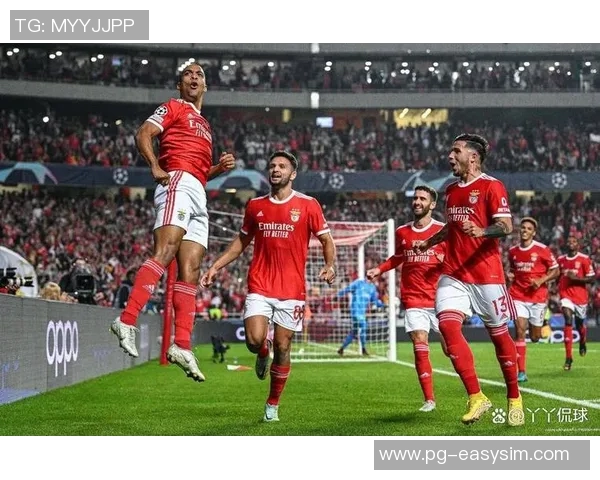 世界杯焦点战曼联与本菲卡战成平局神奇扑救成比赛转折点分析